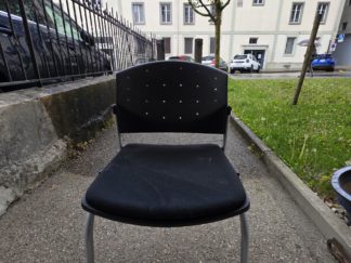Chaises en métal