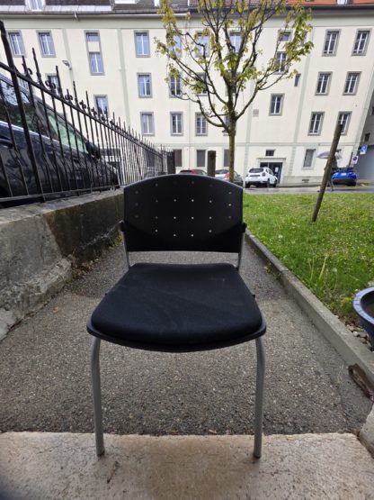 Chaises en métal