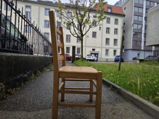 Chaises en bois