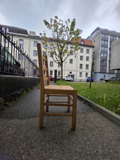 Chaises en bois