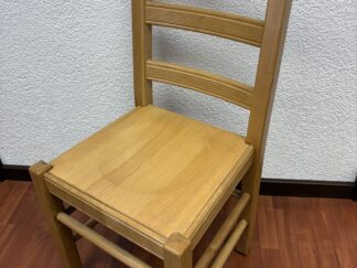 Chaises en bois